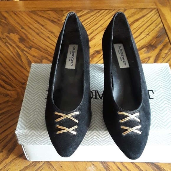 carriage court shoes